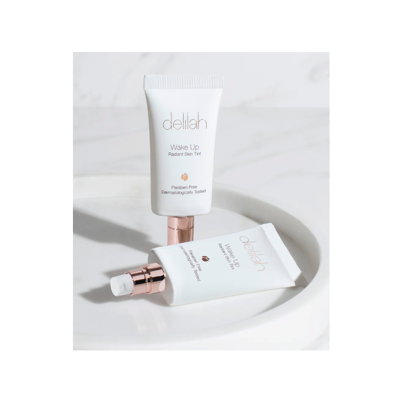 DELILAH WAKE UP SKIN TINT * AMBER *